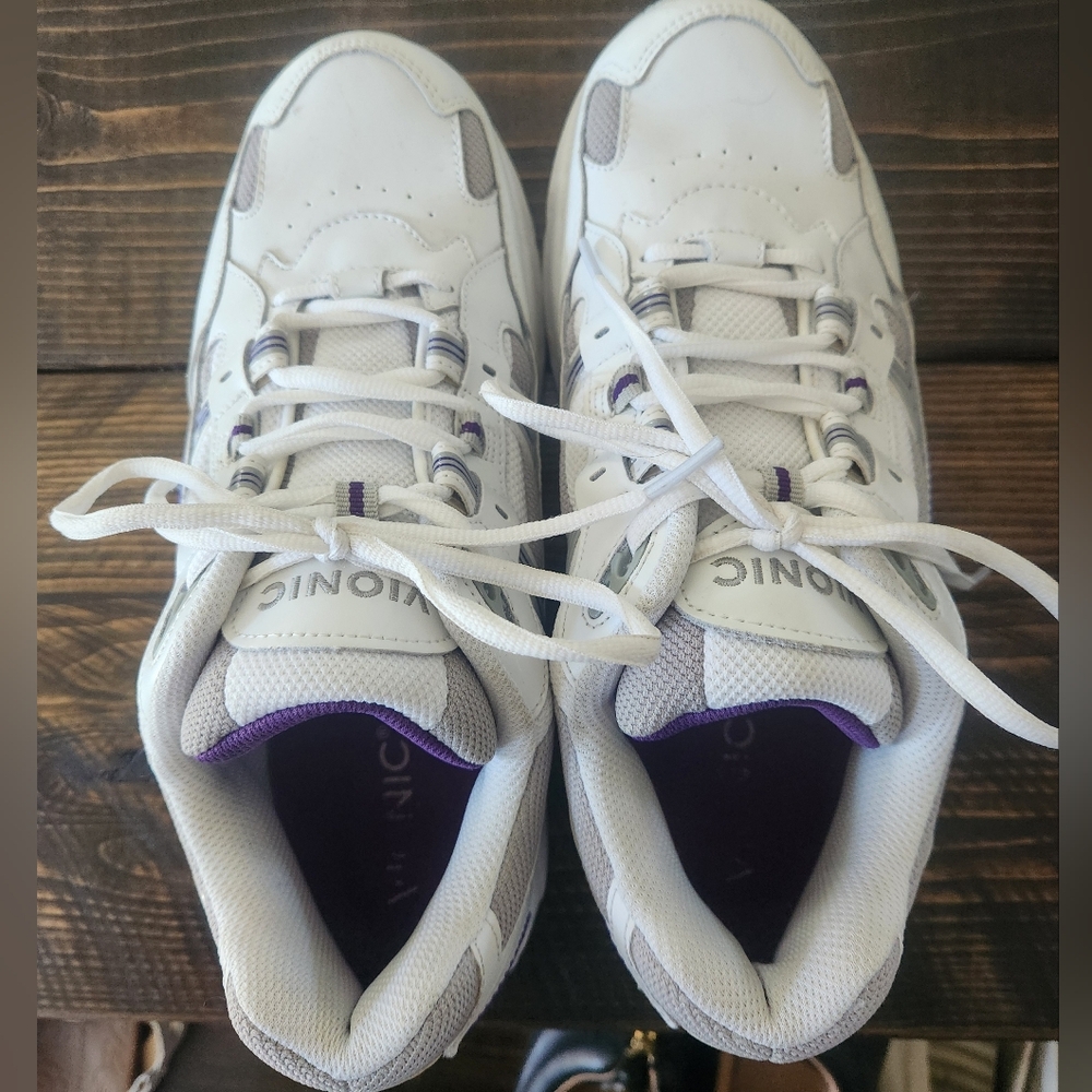 Vionic WALKING SNEAKER Excellent condition - image 1